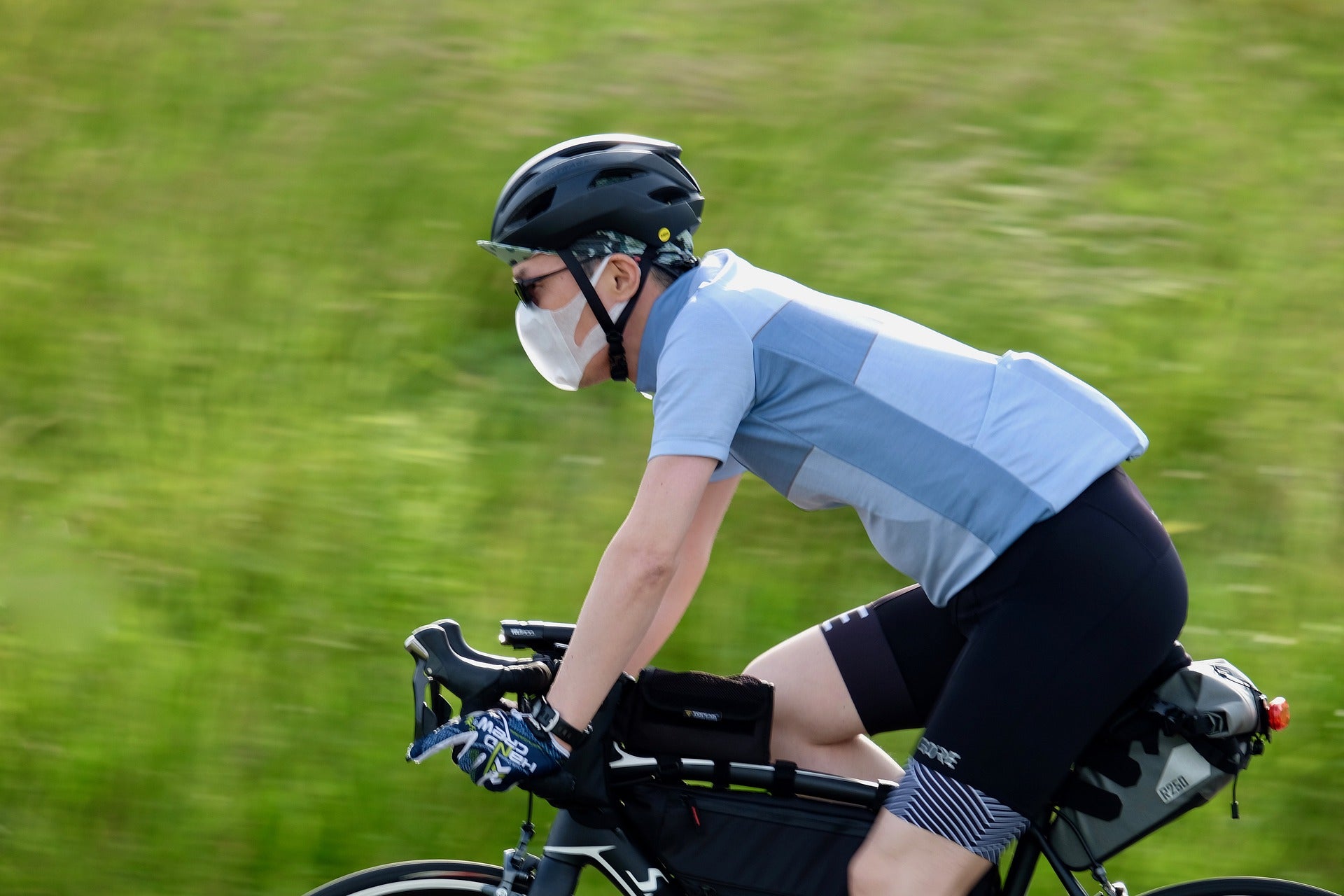 Your Complete Guide to Bike Riding With a Face Mask